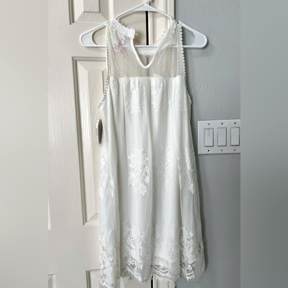 White lace dress